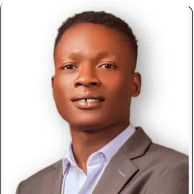 Fisayo Alexander, copywriter and sales funnel builder, profile portrait